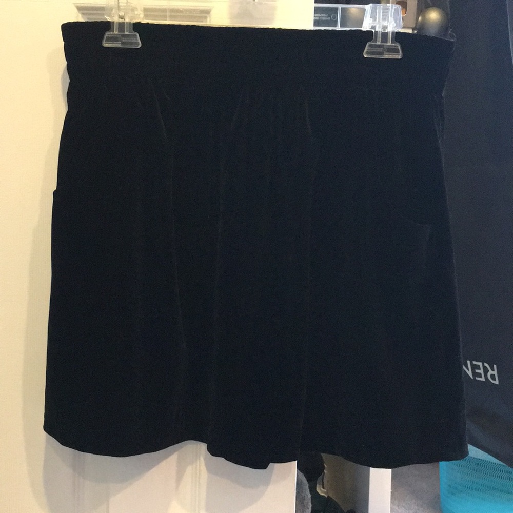 Brand new: Elastic waist velvet skirt with pockets